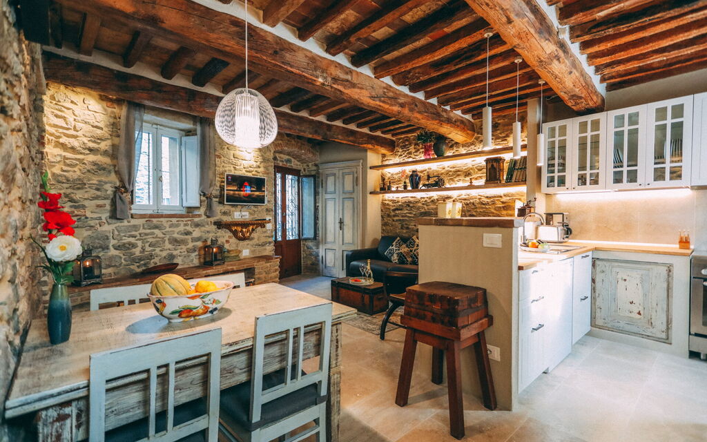 Casa San Valentino: Dining room and kitchen
