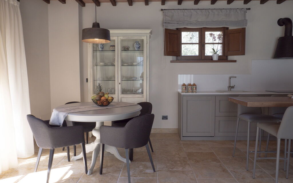 Villa Dahlia: Kitchen