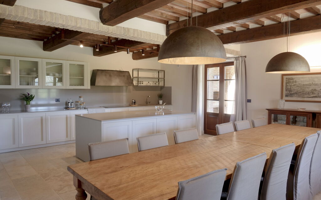 Villa Dahlia: Kitchen