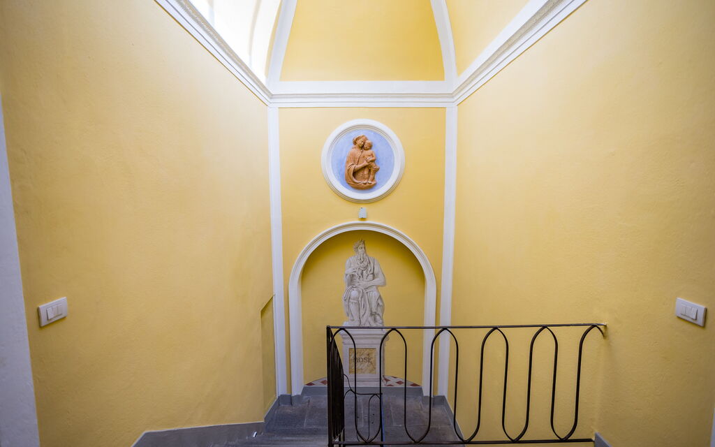 Rose's Palace: Stairs