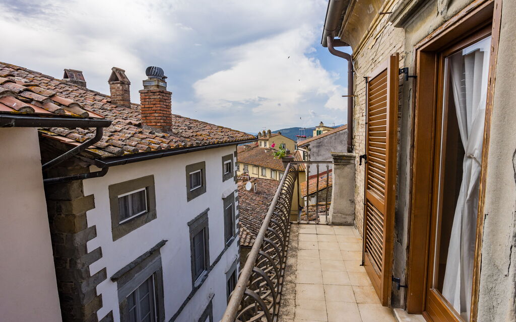 Rose's Palace: Terrace