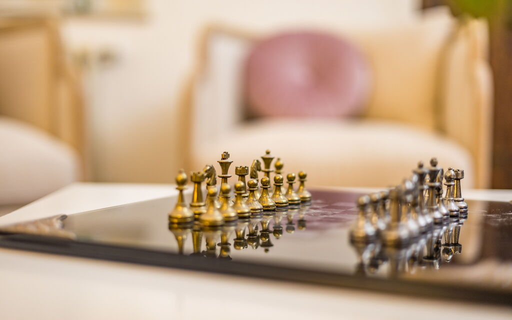 Rose's Palace: Living room detail