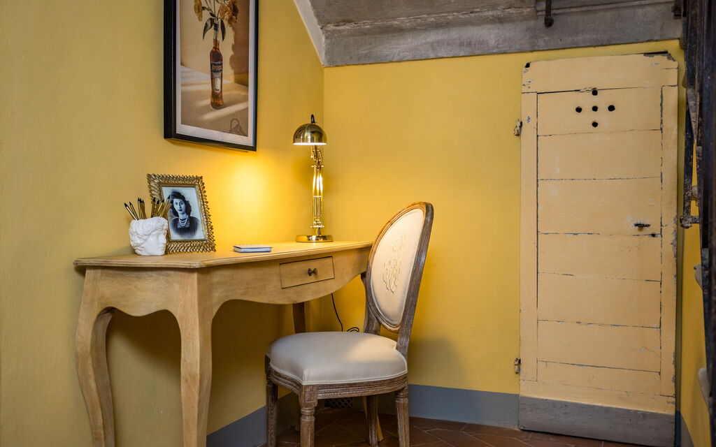 Rose's Palace: Hallway