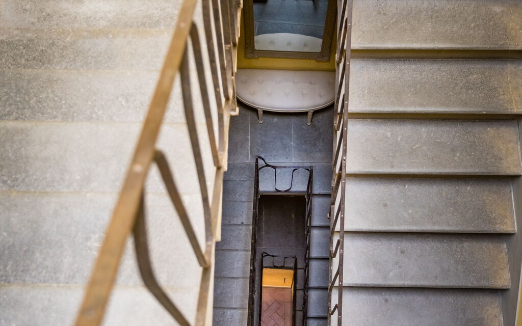 Rose's Palace: Stairs