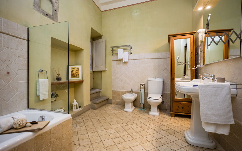 Rose's Palace: Bathroom