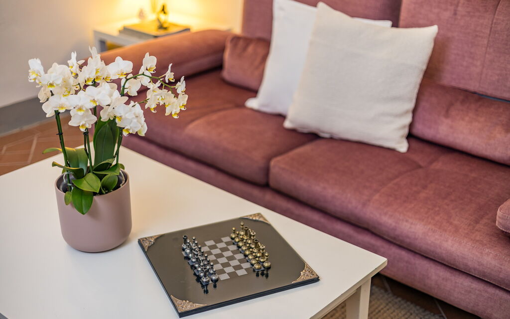 Rose's Palace: Living room