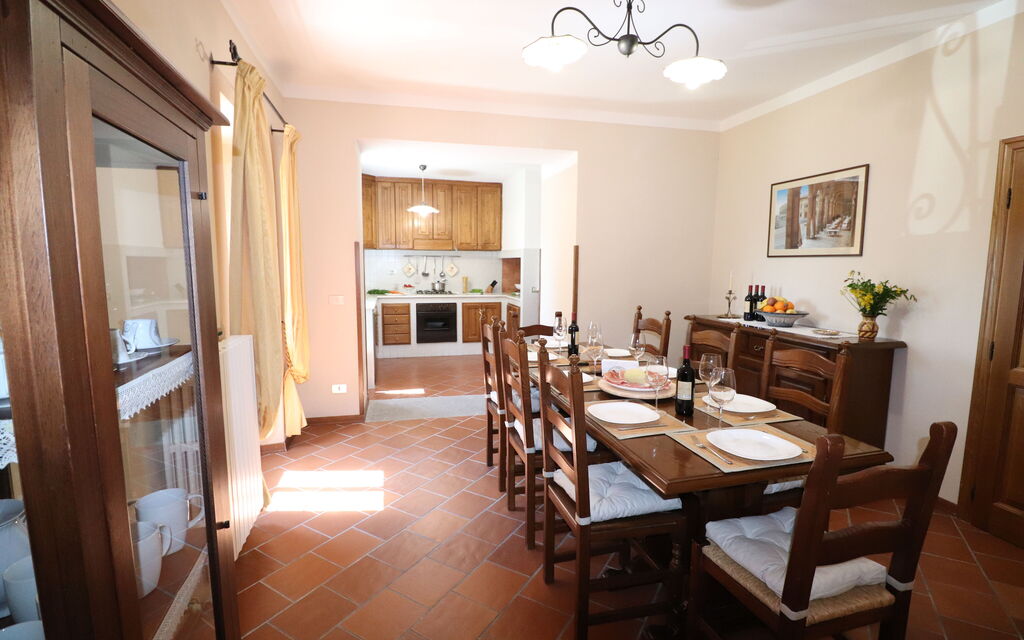 Villa Stefi: Dining room and kitchen