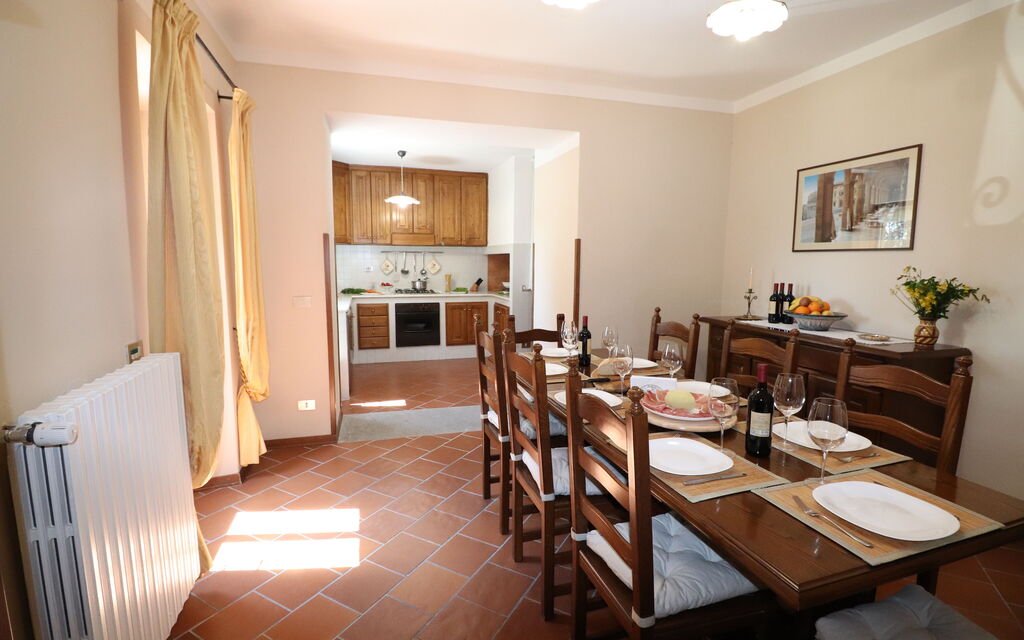 Villa Stefi: Dining room and kitchen