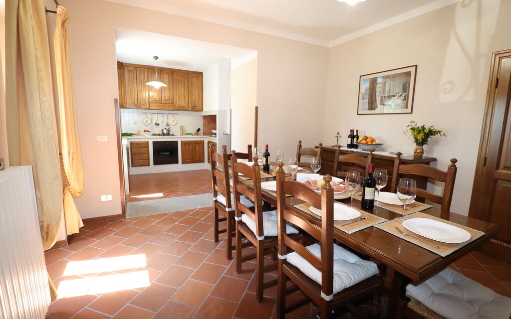 Villa Stefi: Dining room and kitchen