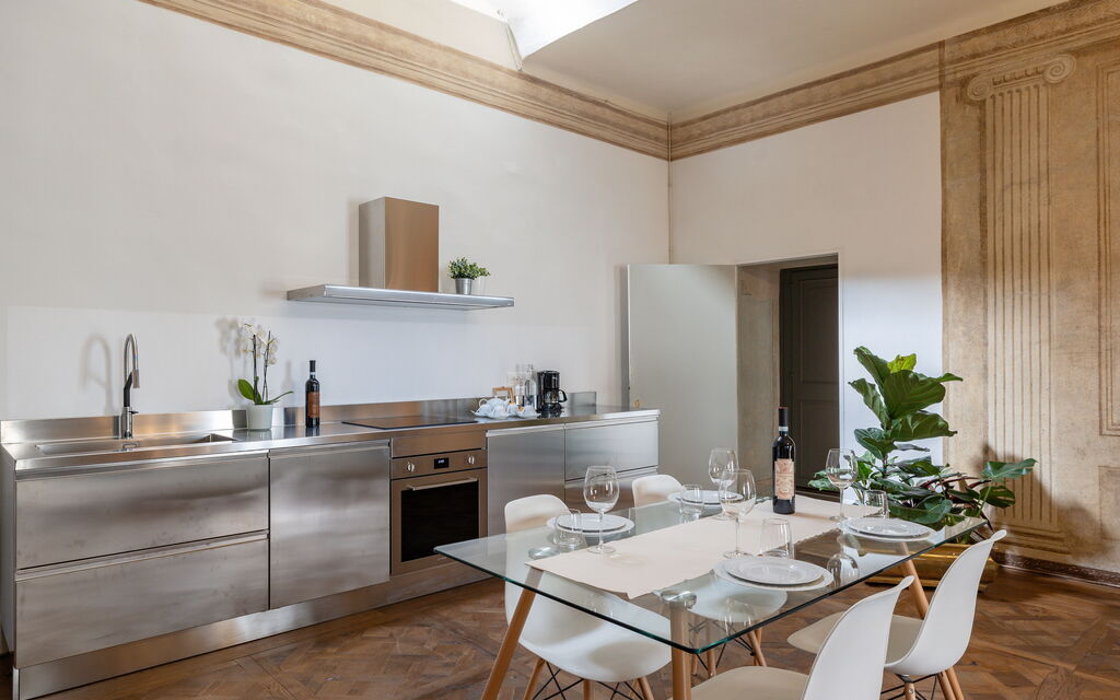 Appartamento Reale: Kitchen and dining room