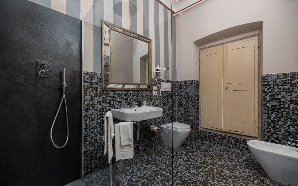 Appartamento Reale: Bathroom