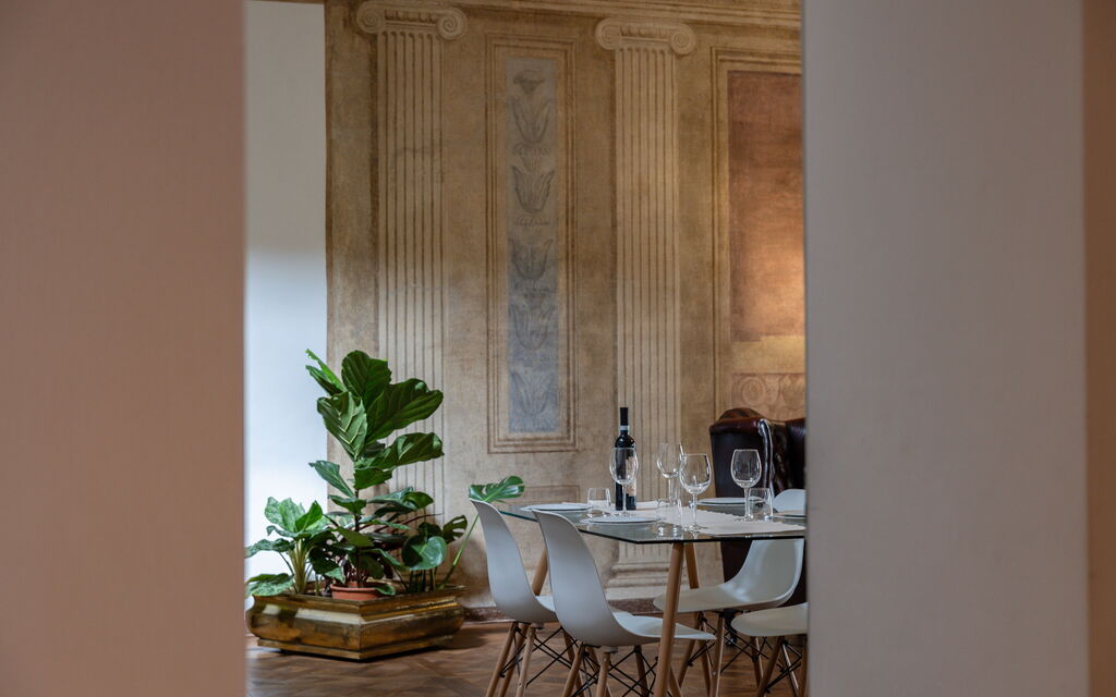 Appartamento Reale: Dining and living room