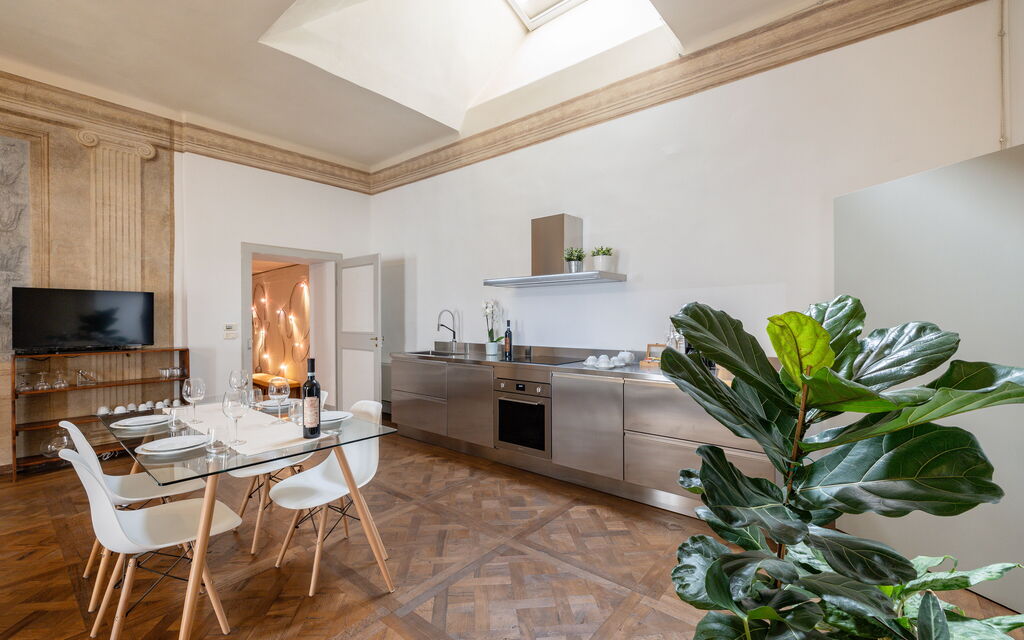 Appartamento Reale: Dining room and kitchen