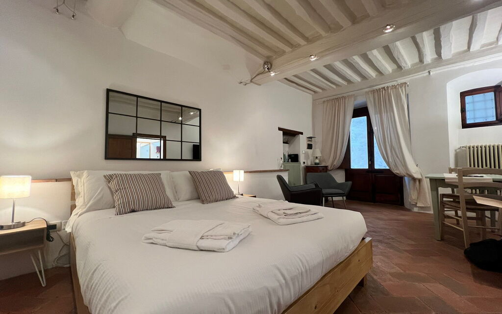 Vicolo Della Scala Rooms - Unterkunft:&nbsp;Il Sole: Double bedroom