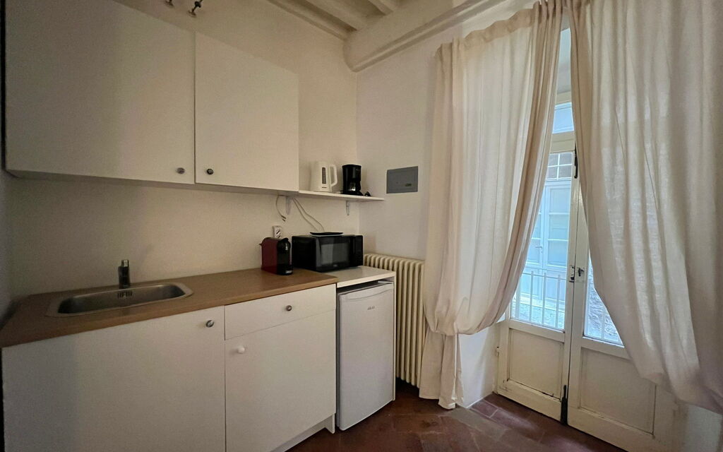 Vicolo Della Scala Rooms - Unterkunft:&nbsp;Il Sole: Kitchen