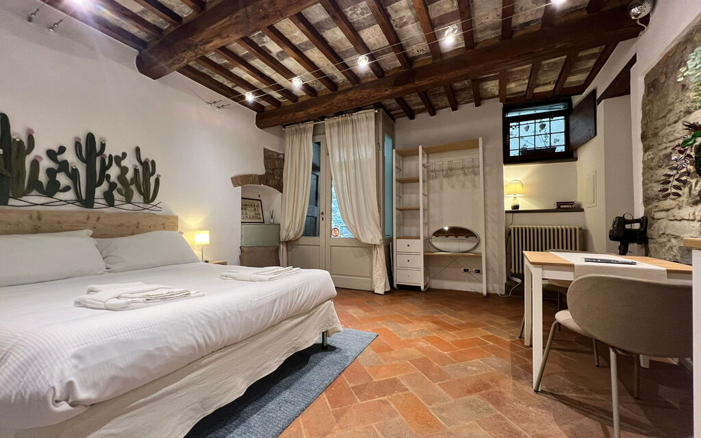 Vicolo Della Scala Rooms - Unterkunft:&nbsp;La Luna: Double bedroom