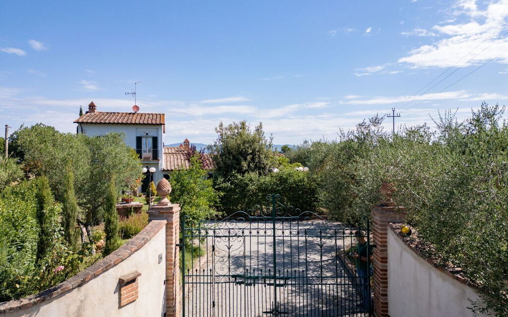 Villa Elena: Main Entrance