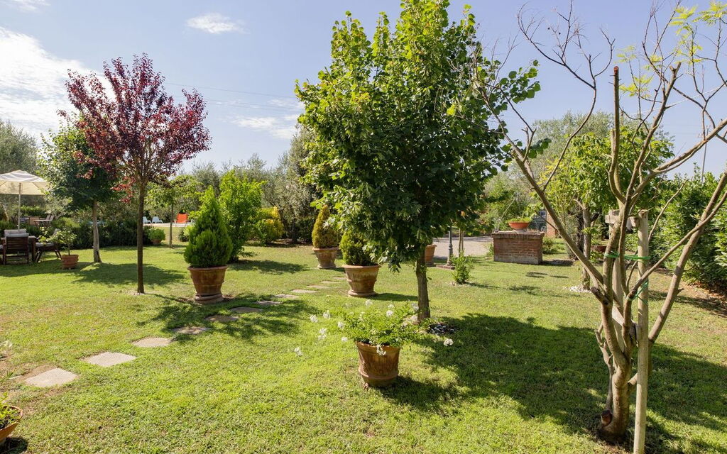 Villa Elena: Building Exterior, Garden, Outdoor