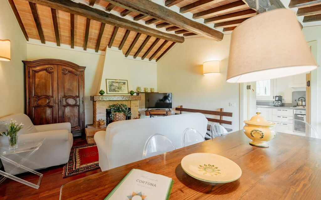 Villa Elena: Dining Room, Living Room