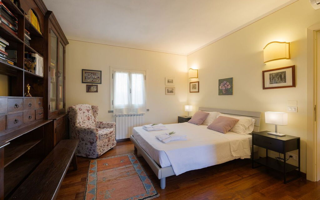 Villa Elena: Bedroom, Living Room