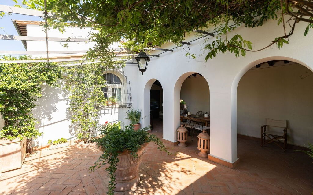 Villa Elena: Balcony / Terrace / Patio