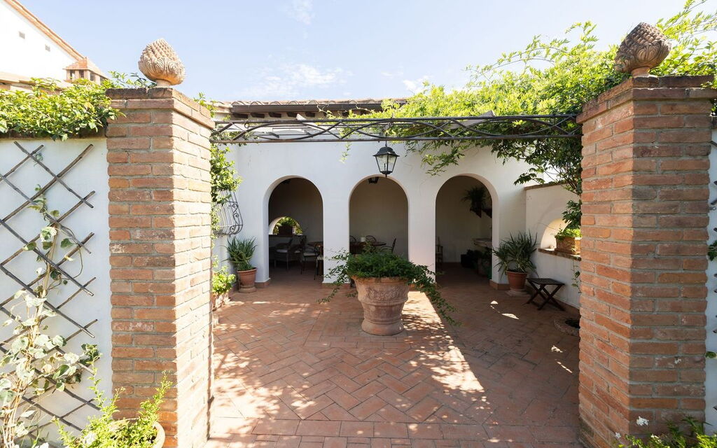 Villa Elena: Balcony / Terrace / Patio