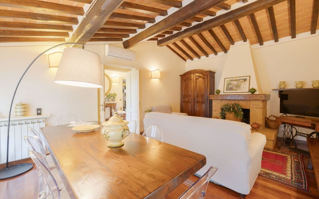 Villa Elena: Dining Room, Living Room