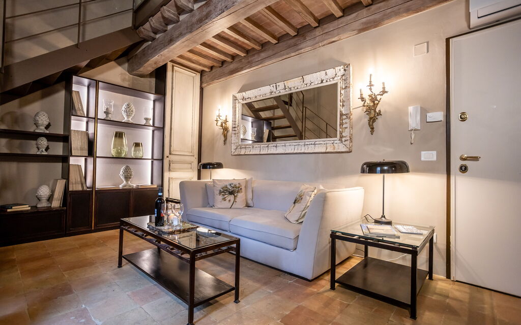 Stylish Apartment: Living Room