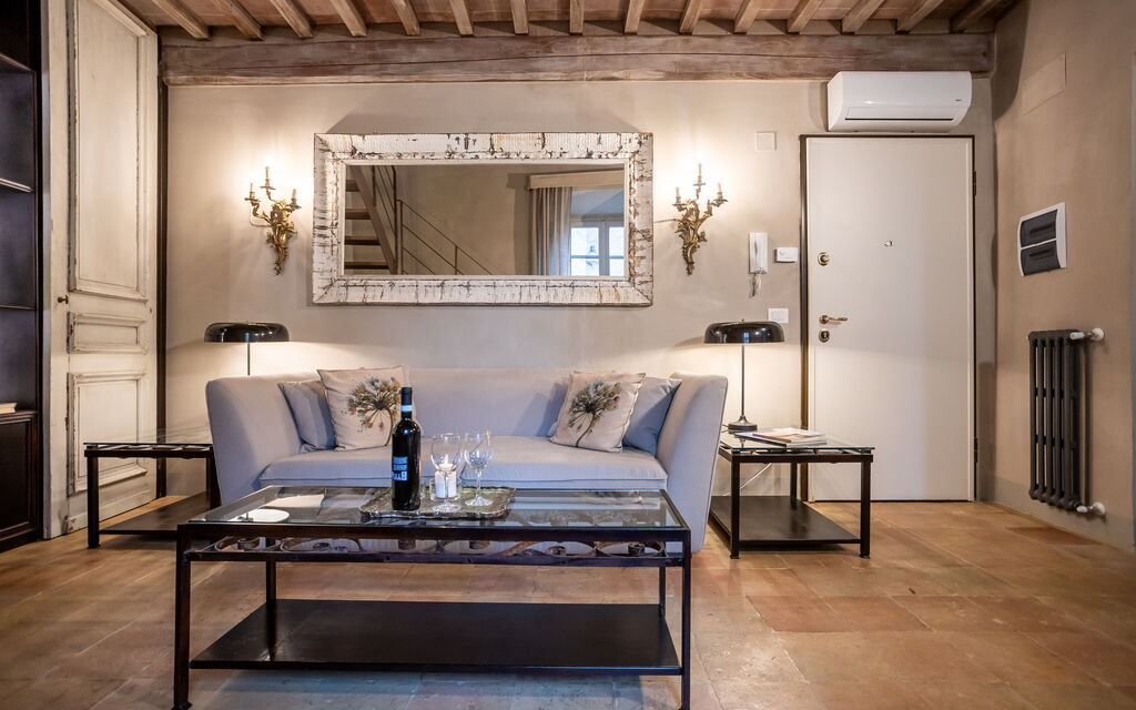 Stylish Apartment: Living Room