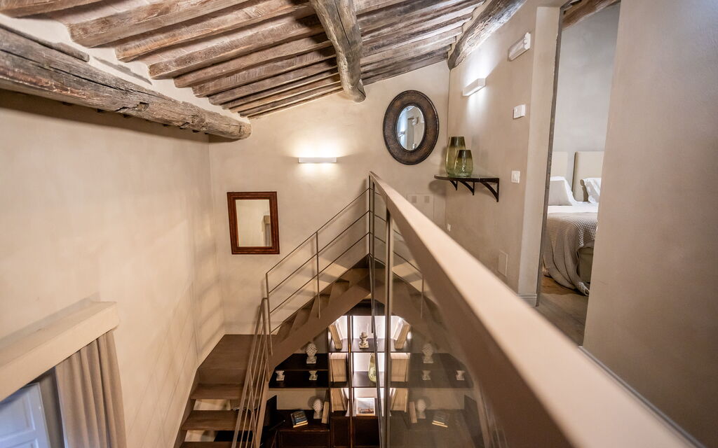 Stylish Apartment: Room Detail