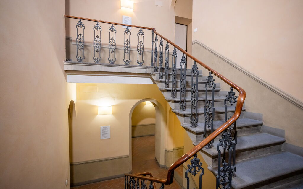 Stylish Apartment: Main Entrance