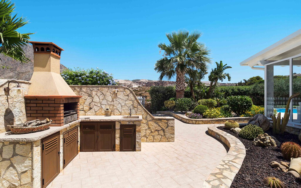 Sicilia 001 - Villa Afrodite: Barbecue area