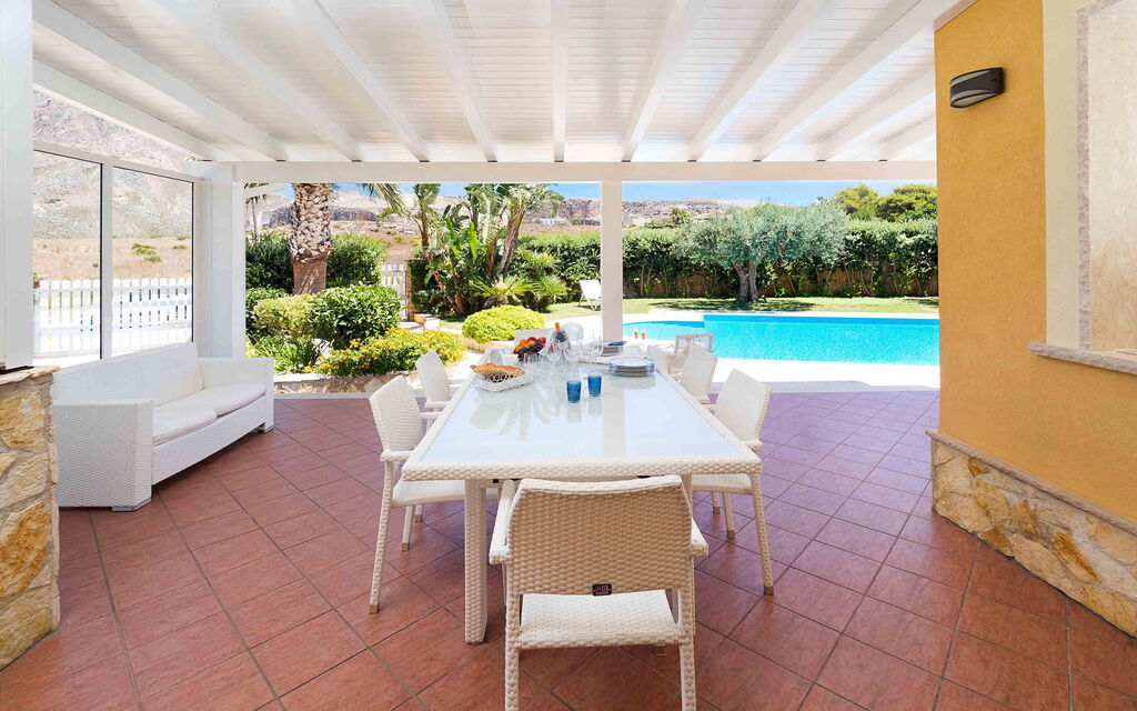 Sicilia 001 - Villa Afrodite: Veranda