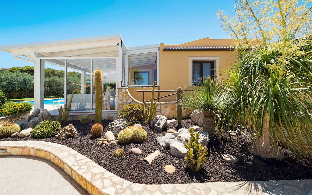 Sicilia 001 - Villa Afrodite: Outdoor view