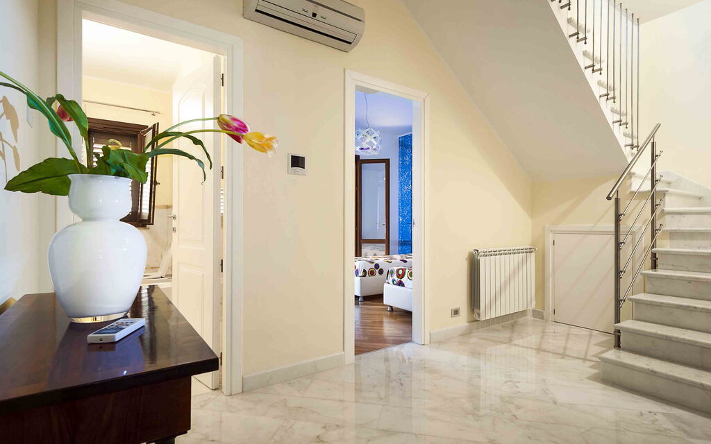 Sicilia 001 - Villa Afrodite: Hallway