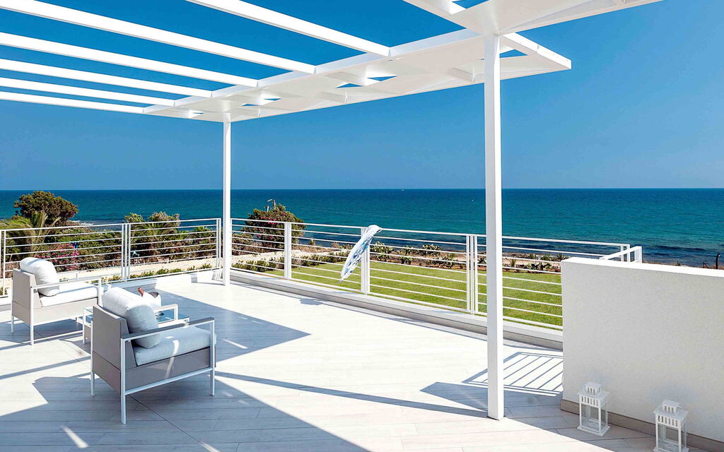 Sicilia 002 - Bluemarine: Terrace