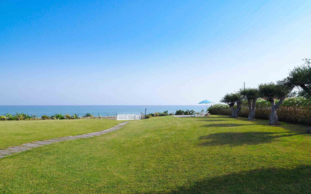 Sicilia 002 - Bluemarine: Panoramic view of the sea