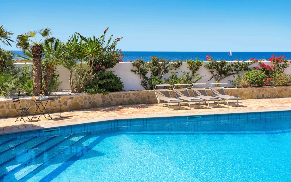 Sicilia 003 - Cala Mancina: Swimming pool