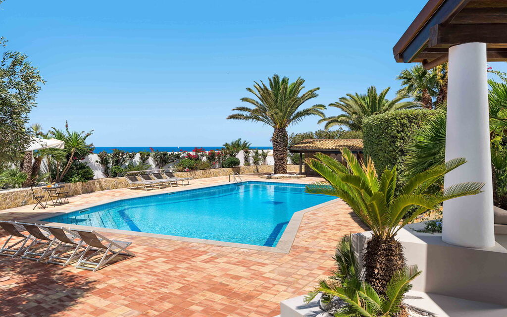 Sicilia 003 - Cala Mancina: Swimming pool