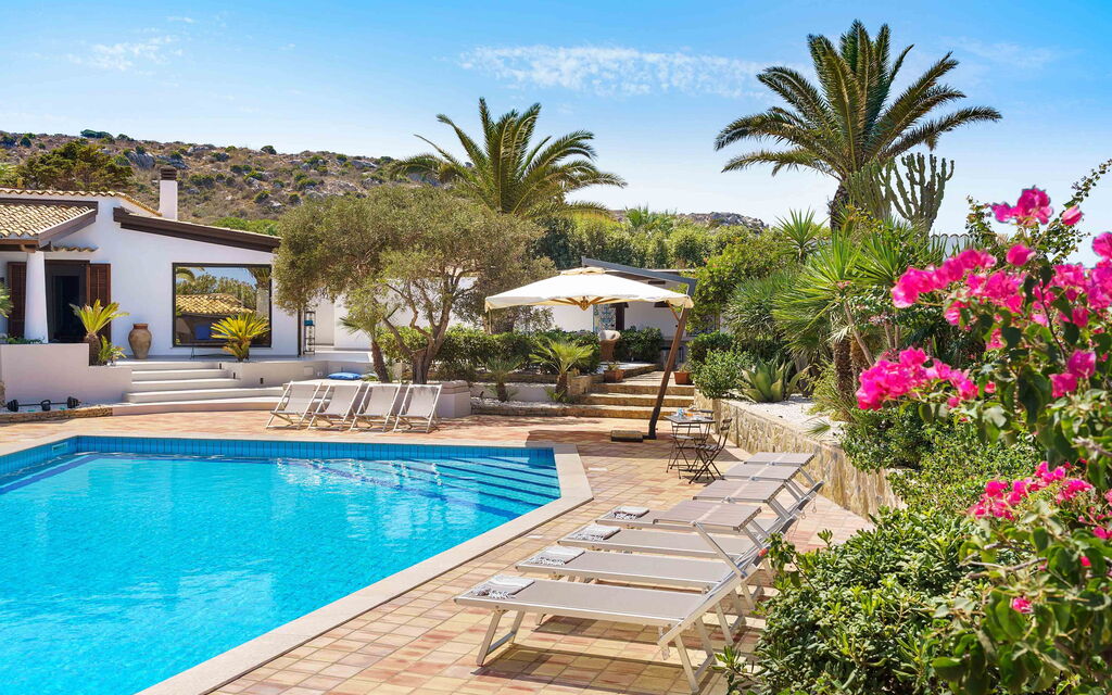 Sicilia 003 - Cala Mancina: Swimming pool