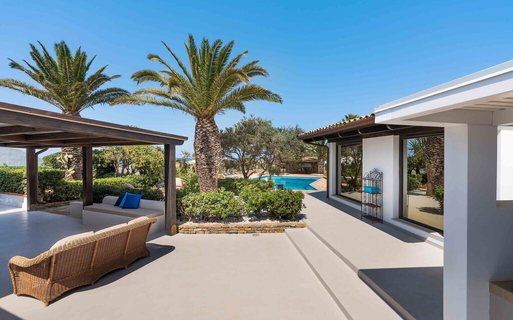 Sicilia 003 - Cala Mancina: Outdoor view