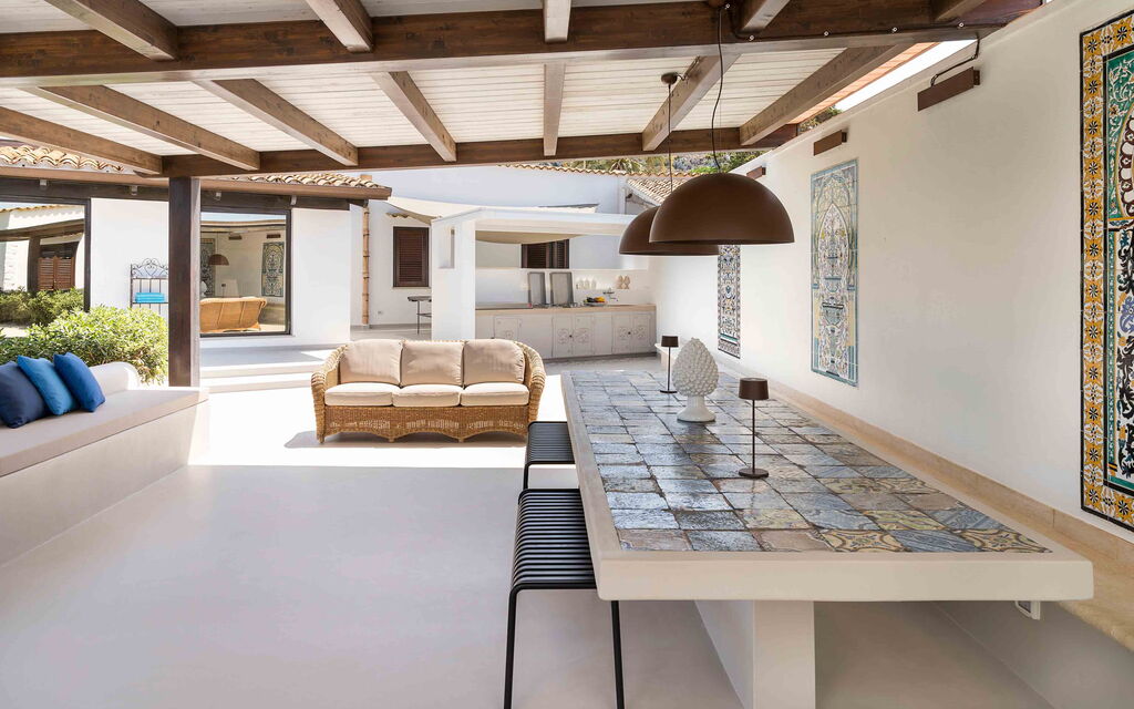 Sicilia 003 - Cala Mancina: Dining area