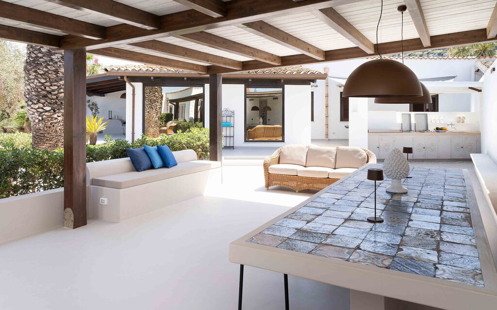 Sicilia 003 - Cala Mancina: Dining area