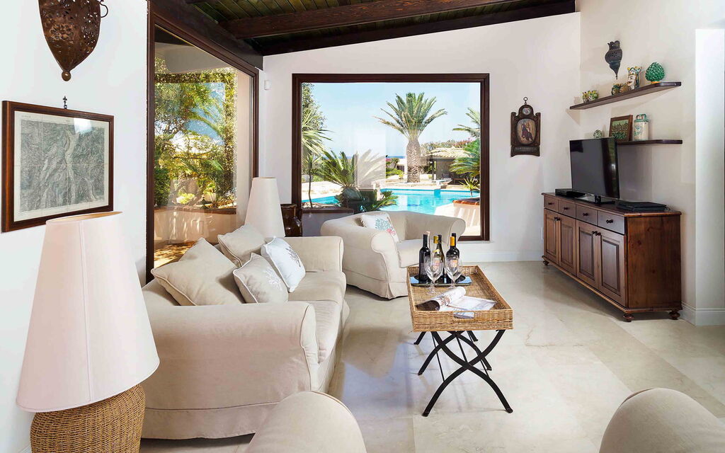 Sicilia 003 - Cala Mancina: Living room