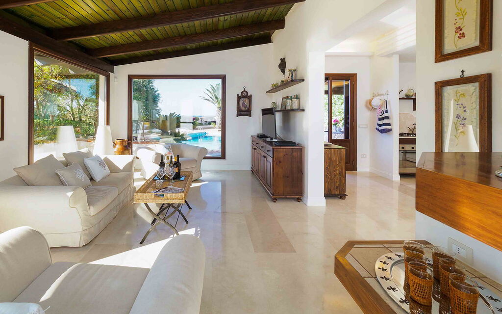 Sicilia 003 - Cala Mancina: Living room