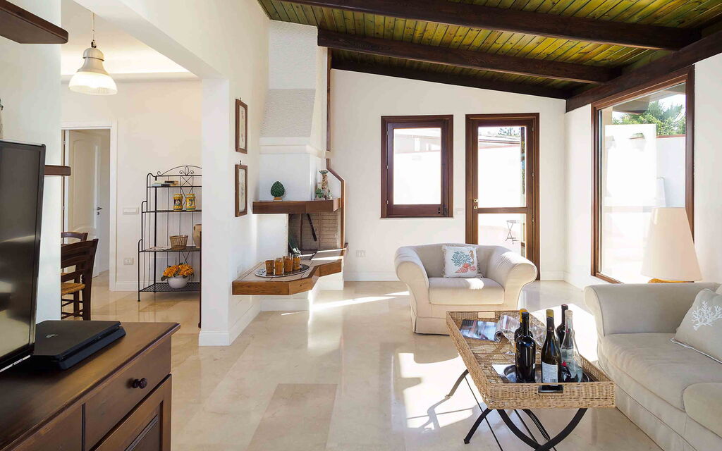 Sicilia 003 - Cala Mancina: Living room