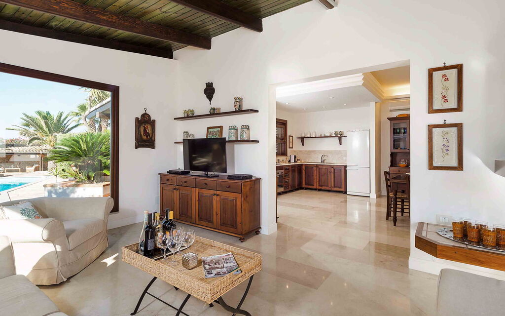 Sicilia 003 - Cala Mancina: Living room