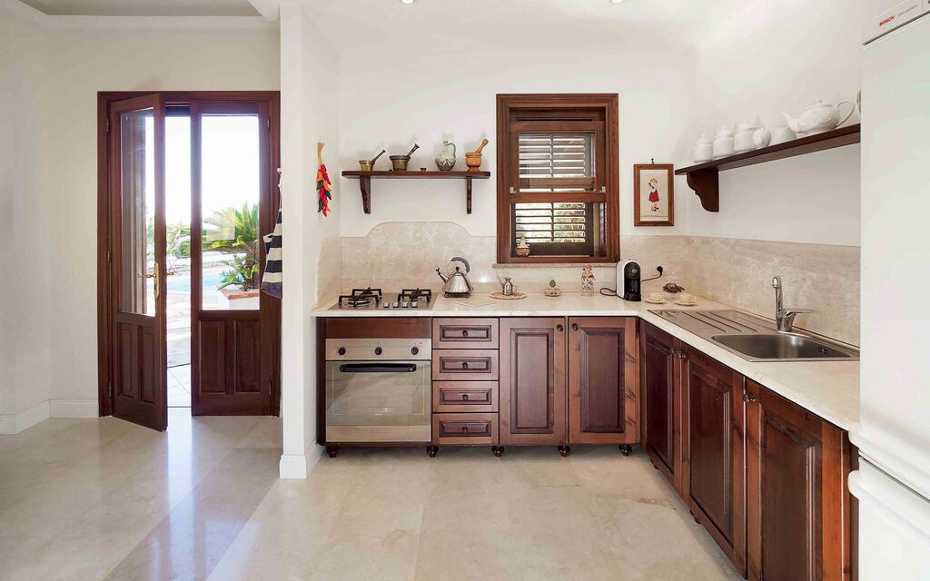 Sicilia 003 - Cala Mancina: Kitchen