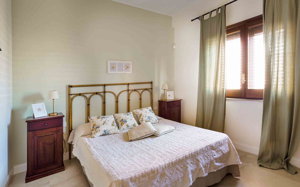 Sicilia 003 - Cala Mancina: Double bedroom