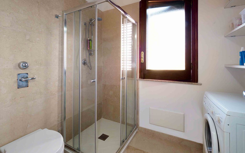 Sicilia 003 - Cala Mancina: Bathroom